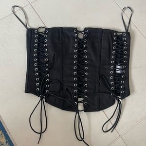 White fox boutique crop top